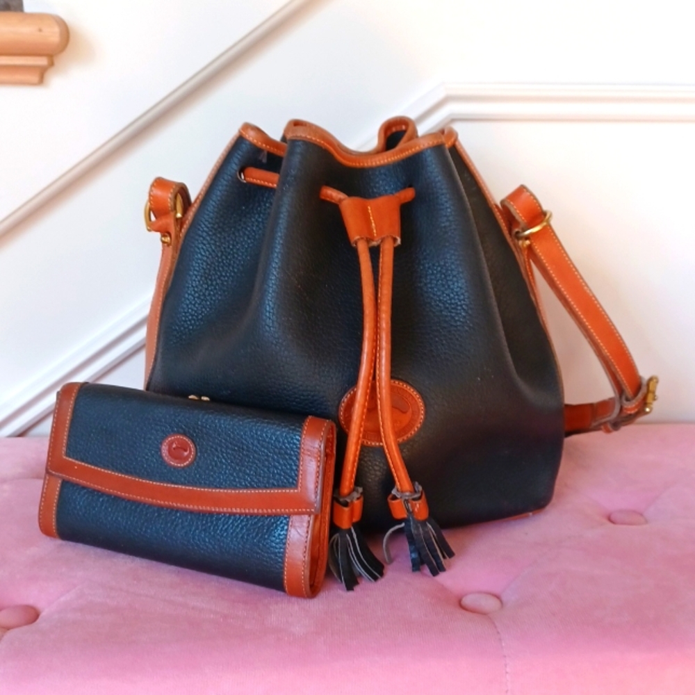 DOONEY & BOURKE, Classic, Original Authentic Vintage Drawstring Bag w/Wallet